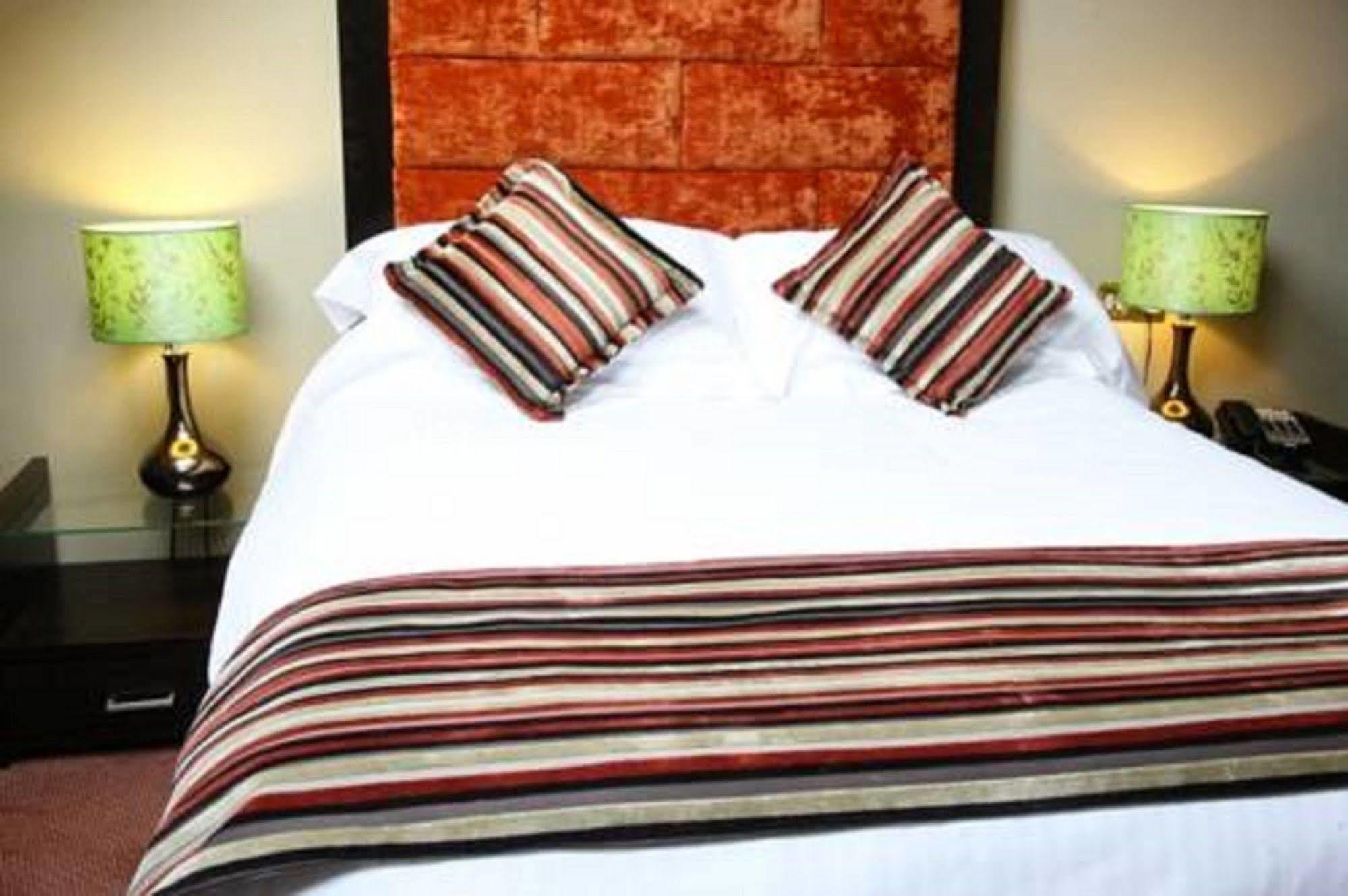 Lion And Swan Hotel คองเกิลตัน ภายนอก รูปภาพ